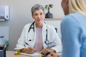 Schlafstörungen können von einem Arzt diagnostiziert werden