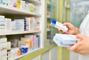 Mit den passenden Medikamenten können Symptome einer Nahrungsmittelallergie lindern oder vorbeugen