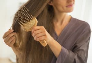Haarausfall kann durch Erkrankungen der Schilddrüse verursacht sein