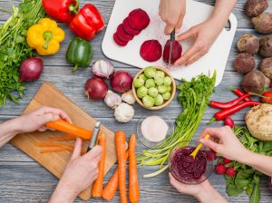 Auch vegetarische und vegane Ernährung kann einen Eisenmangel begünstigen