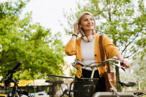 Frau auf Fahrrad
